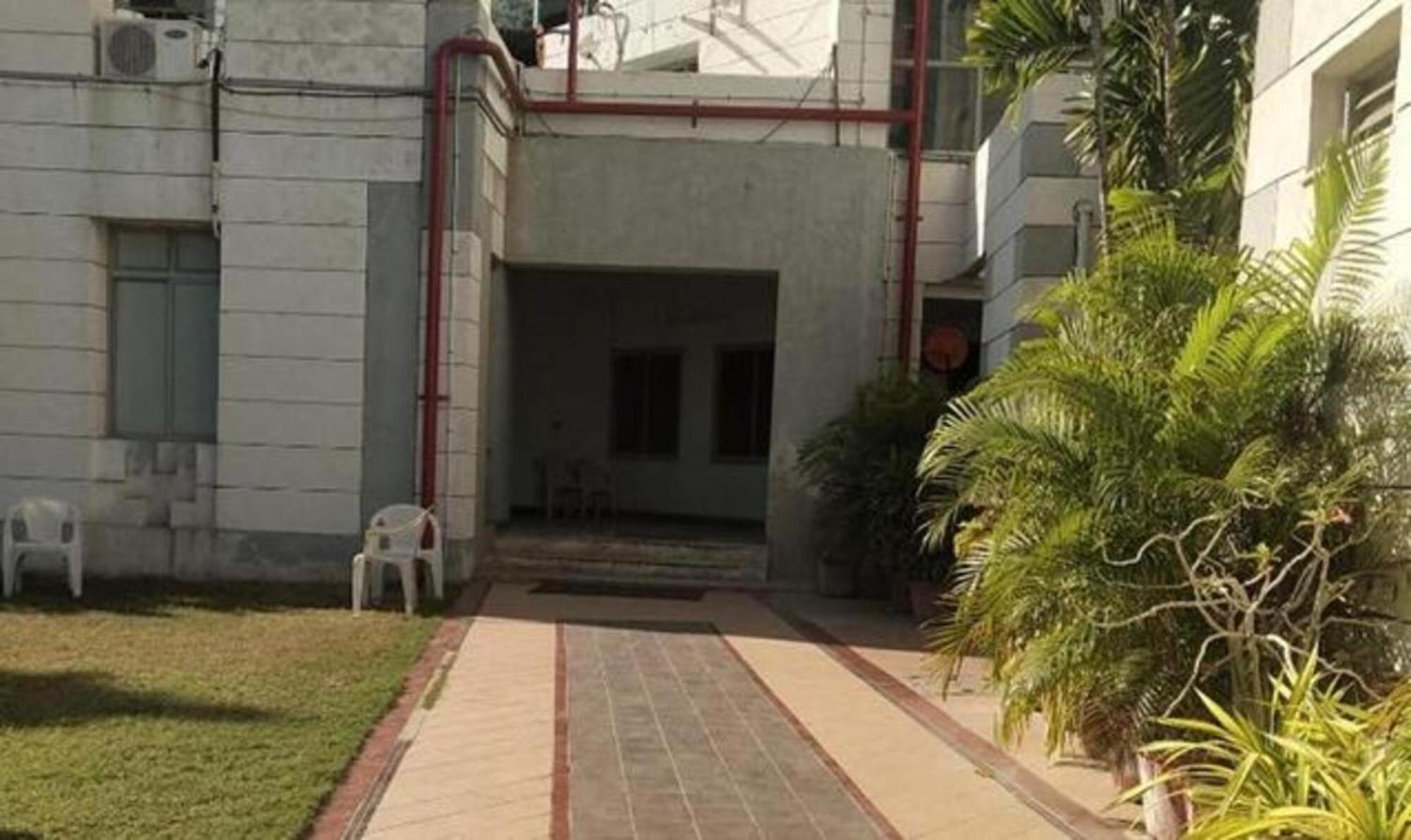 Hotel Sun N Step Club Ahmedabad Exteriör bild
